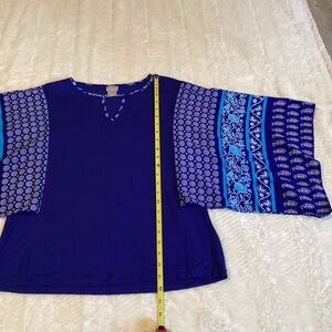 Women’s Beautiful Chicos Blue Batwing Sleeve Floral Pullover Blouse Sz 1